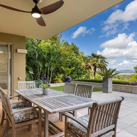 The Sub Penthouse At Santai Apartment Palm Cove Exterior photo
