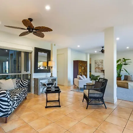 The Sub Penthouse At Santai Apartment Palm Cove Exterior photo
